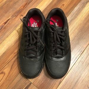 Sketchers slip resistant work shoes